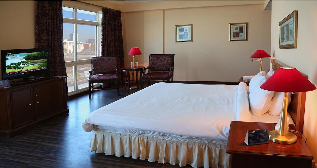 Mirador Hotel Manama Zimmer foto